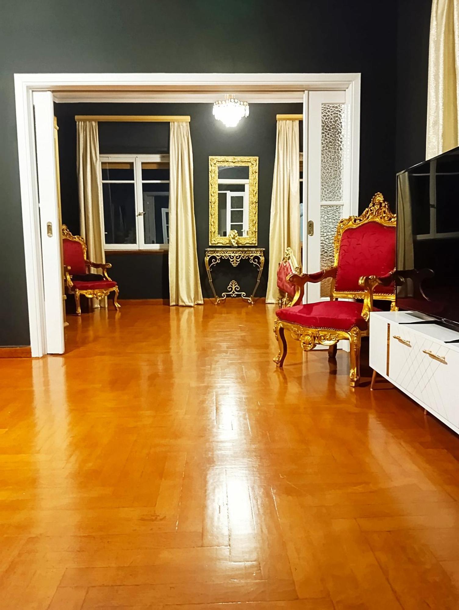 Iris Baroque Apartment إلفسينا المظهر الخارجي الصورة