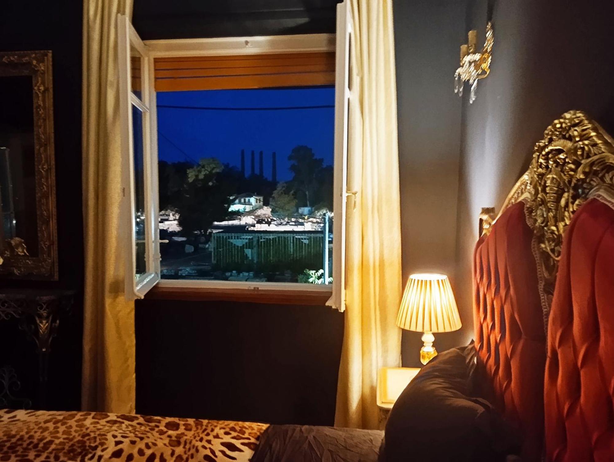 Iris Baroque Apartment إلفسينا المظهر الخارجي الصورة
